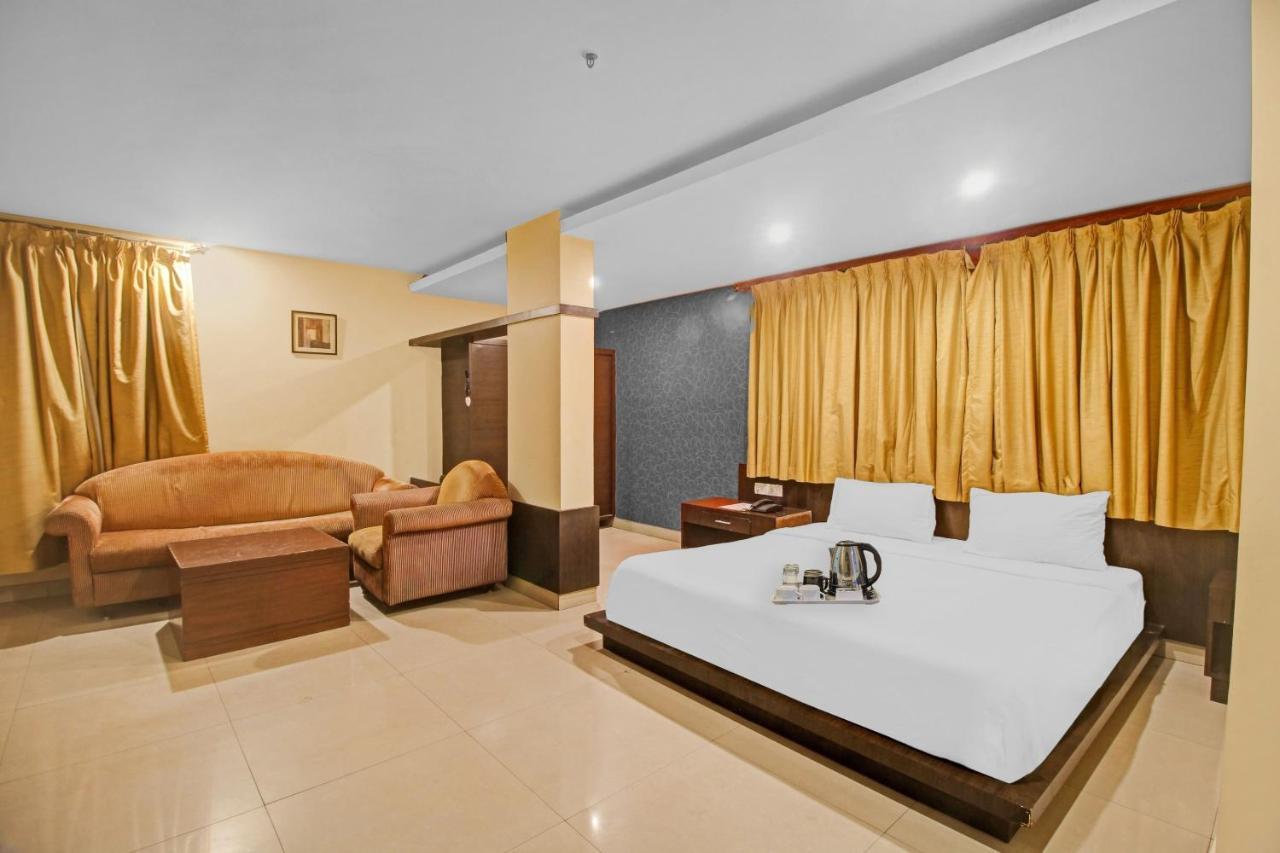 Hotel Townhouse The Grand Plaza Hyderabad Exterior foto
