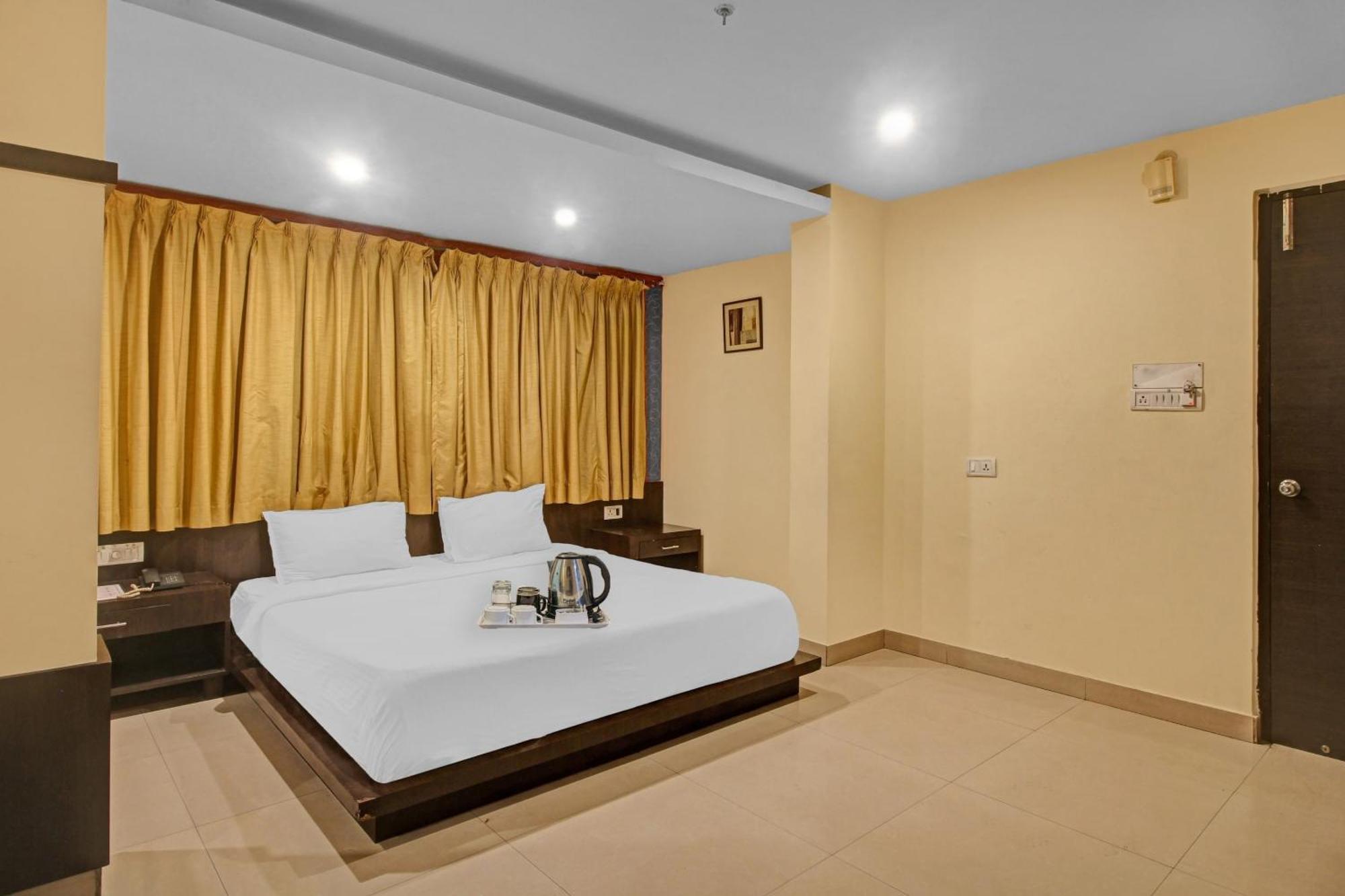 Hotel Townhouse The Grand Plaza Hyderabad Exterior foto