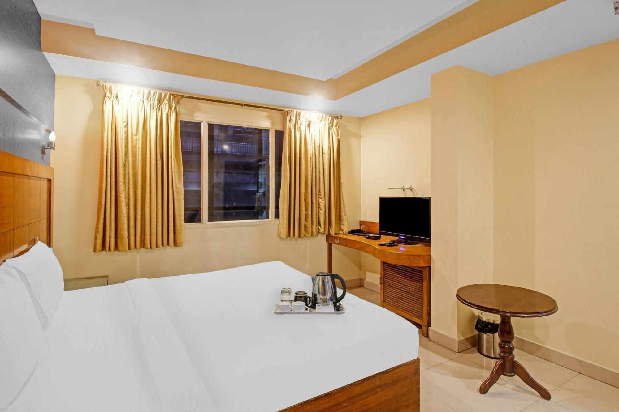 Hotel Townhouse The Grand Plaza Hyderabad Exterior foto