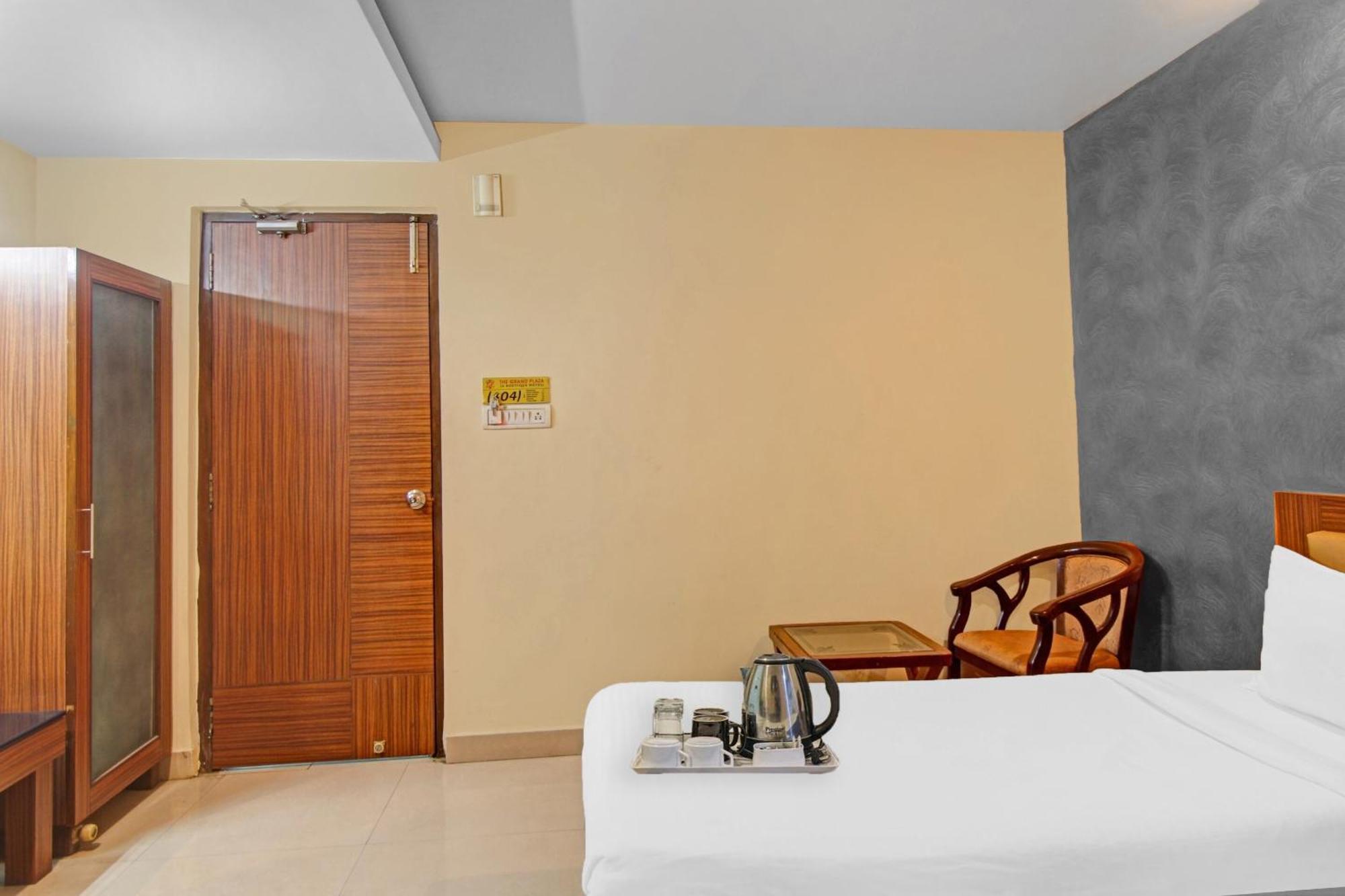 Hotel Townhouse The Grand Plaza Hyderabad Exterior foto